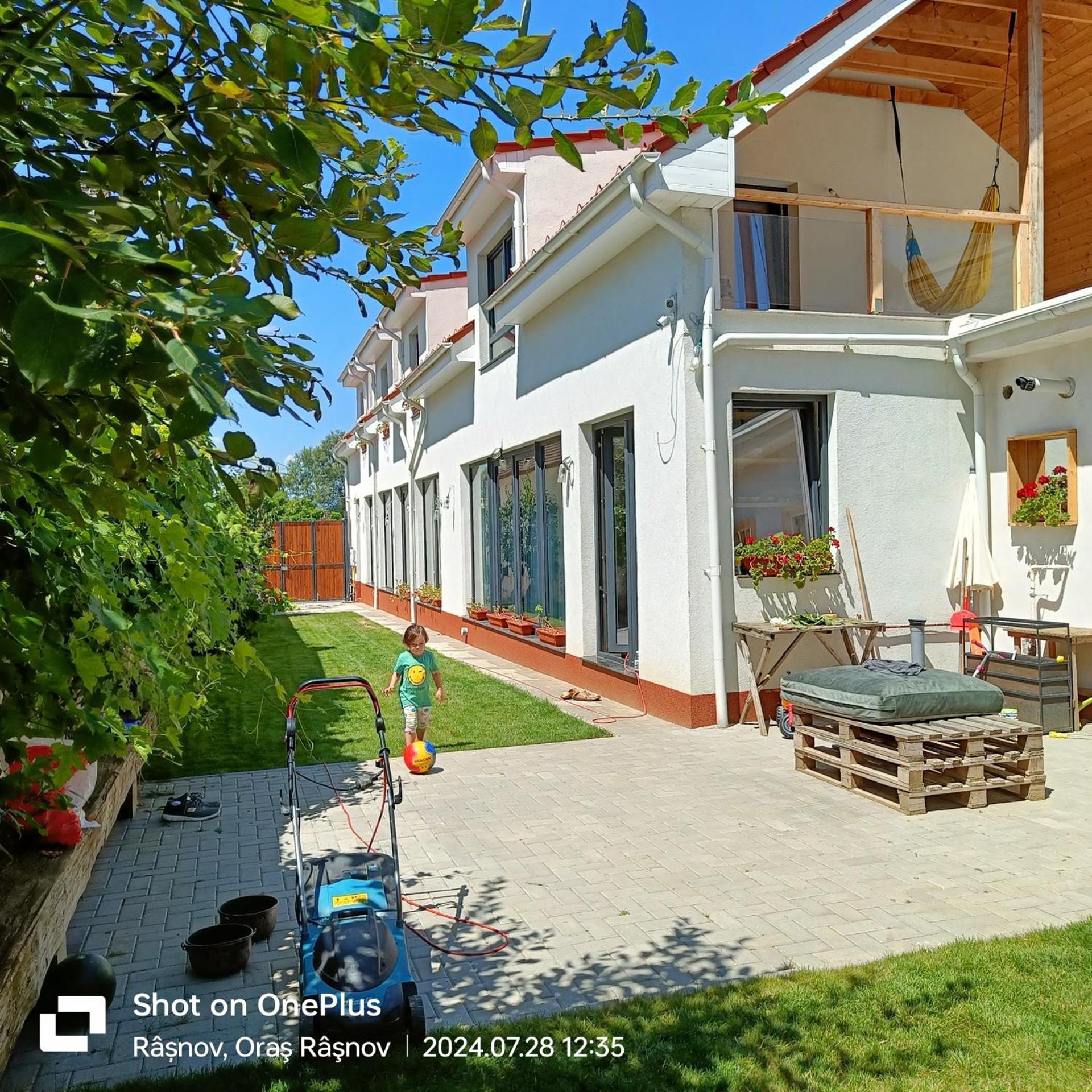 Imperfect House Hotel Rîşnov Buitenkant foto